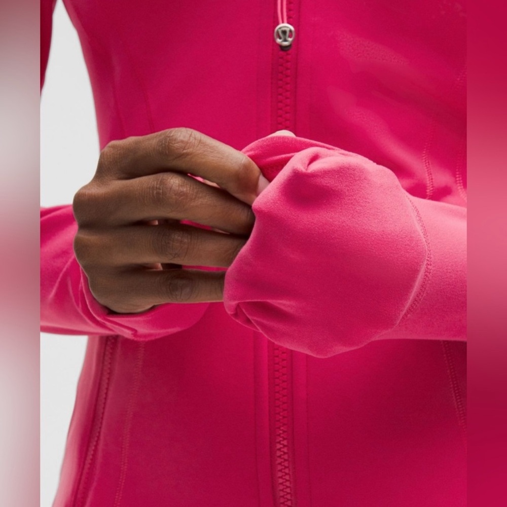LULULEMON Define Jacket - Nulu - Raspberry
Coulis NWT SIZE: 8 - Picture 7 of 9